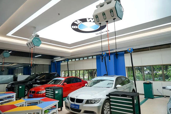 “我这个年纪转行还来得及吗？”