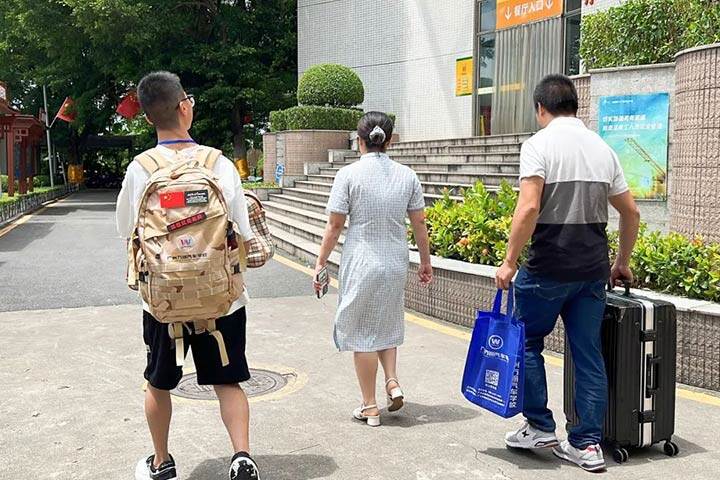 广州万通新生报到日