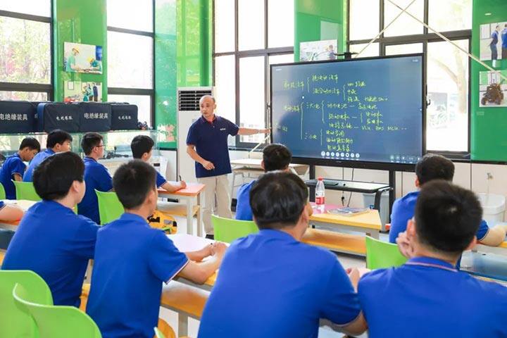 人民网再进万通汽车教育