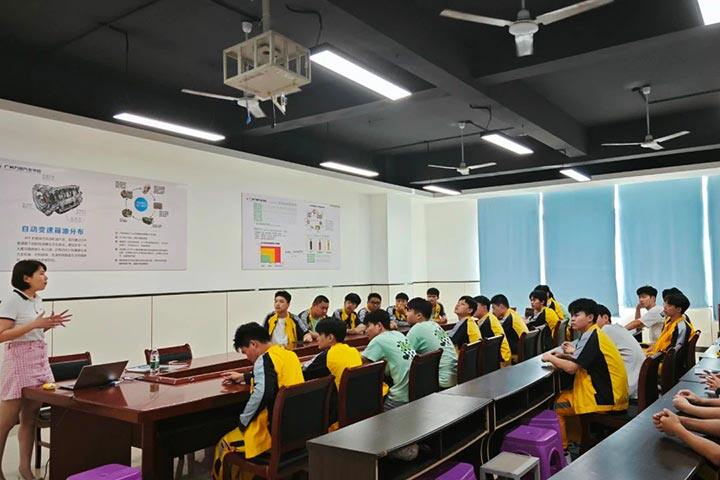 开一家汽车美容店如何