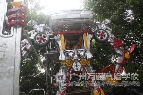 汽车机器人喷上了漆