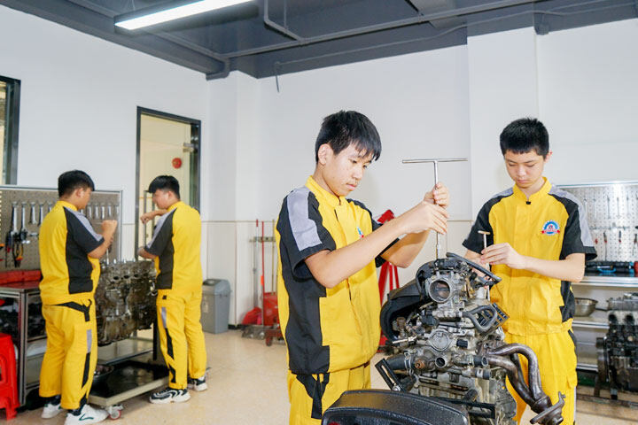 夏秋季校企班预报名优势